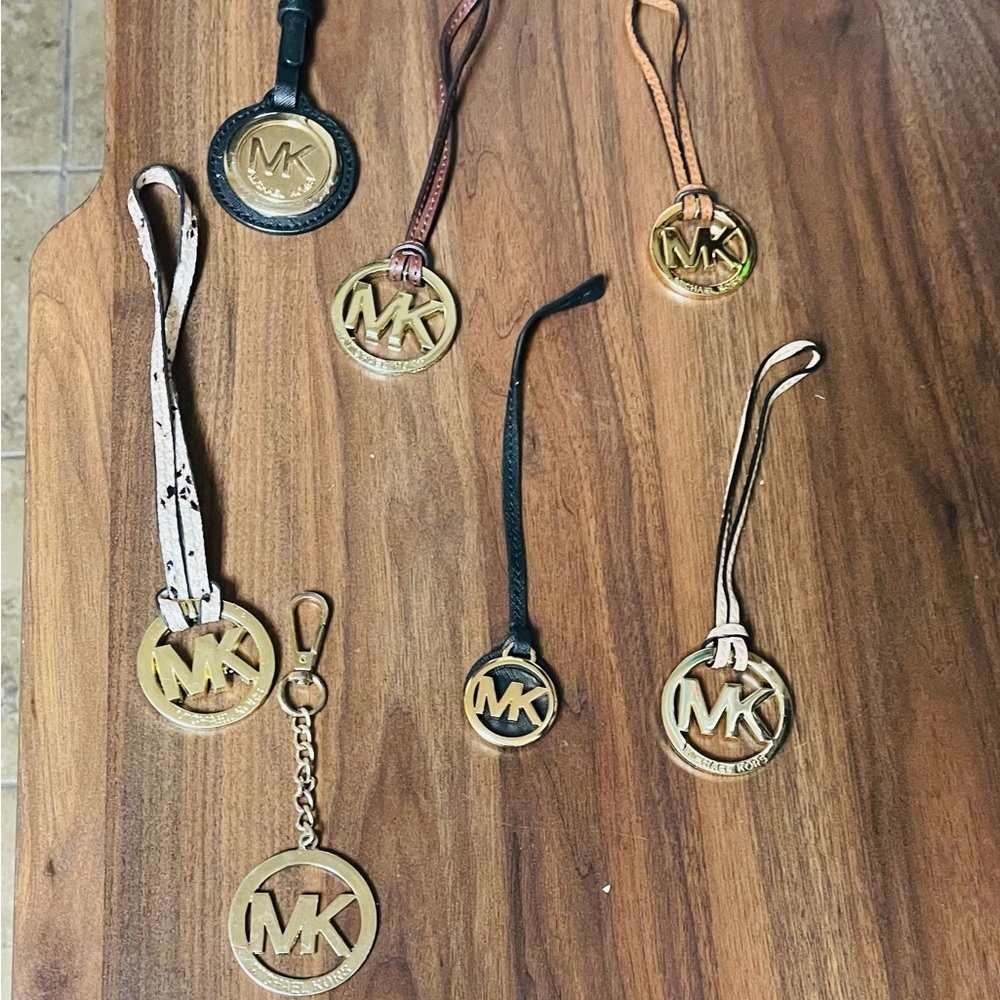 Michael Kors purse charms - Picture 2 of 12